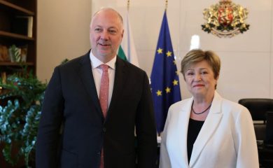 Премиерът: Въвеждането на еврото на 1 януари 2026 г. е основен приоритет на правителството