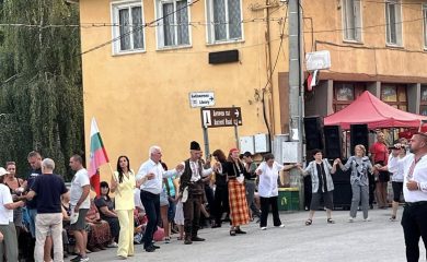 Чепеларските села Орехово и Проглед отбелязаха своите традиционни празници
