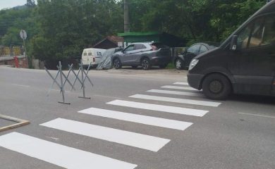 Слагат изкуствени неравности в Устово и село Соколовци