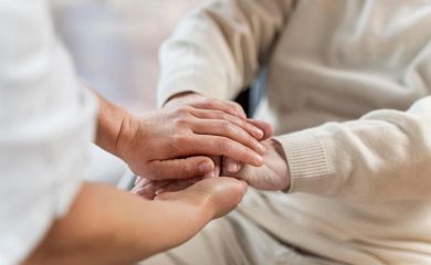 Община Доспат внедрява умни гривни телекеър в здравно-социалните услуги