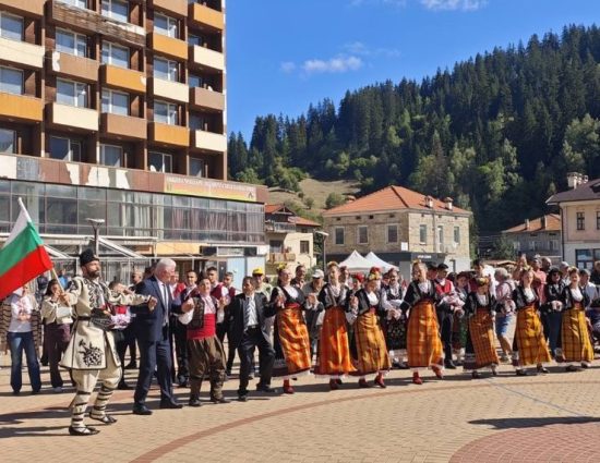Националните хайдушки празници в Чепеларе обединиха малки и големи родолюбци