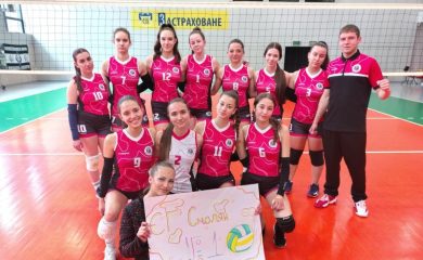 Езиковата гимназия триумфира в Ученическите игри по волейбол в Смолян
