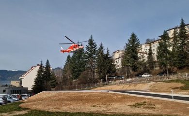 Тестови полети потвърдиха готовността на хеликоптерната площадка в Смолян
