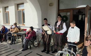 ОУ „Проф. д-р Асен Златаров“-Смолян събра над 3000 лева за инициативата „Топъл обяд“