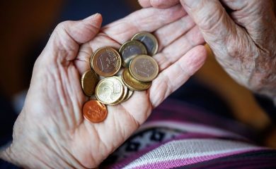 Изплащането на пенсиите няма да се бави заради почивни дни