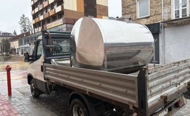 ВиК постави цистерна с питейна вода в центъра на Чепеларе