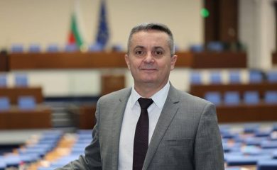 Д-р Краси Събев и д-р Нина Карова повеждат ГЕРБ-СДС в Смолян