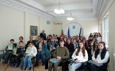 Община Мадан награди участниците в конкурса „С очите си видях бедата”