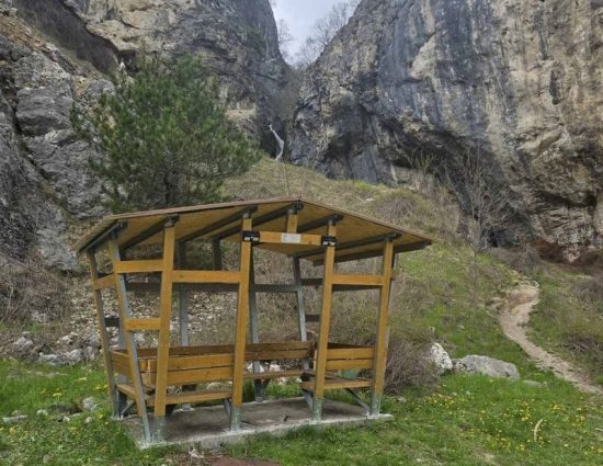 Нова панорамна беседка ще привлича туристи в чепеларското село Орехово