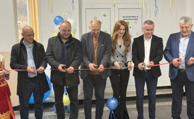 Кметът на Рудозем откри нов STEM център в училището в Чепинци