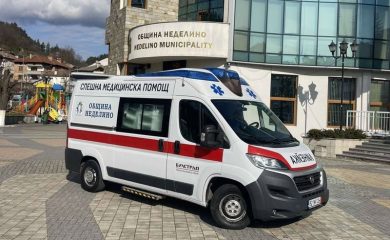 Неделино получи като дарение линейка за Спешна медицинска помощ