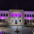 Читалището в Чепеларе грейна в лилаво по специален повод