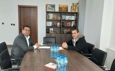 Ученици поеха управлението на Община Девин за един ден