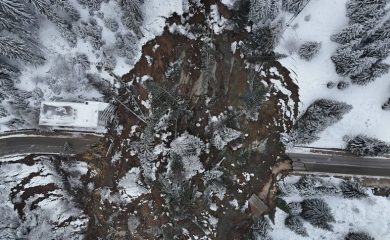 Кметът на Смолян иска спешни мерки от АПИ и Правителството за свлачището