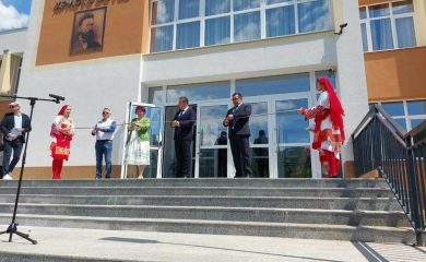 Официално откриха обновената сграда на СУ „Христо Ботев“ в Девин