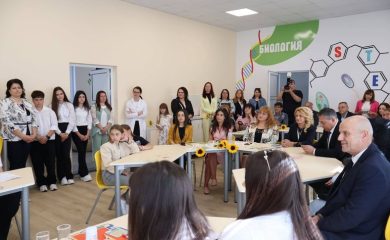 Откриха нов училищен STEM център в Мадан