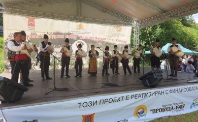 Смолянското село Стойките отново събра стотици гайдари на събор