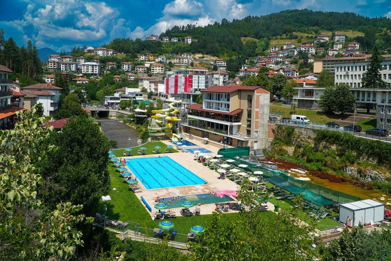 Може ли процъфтяващото село Баните да стане курортен град?
