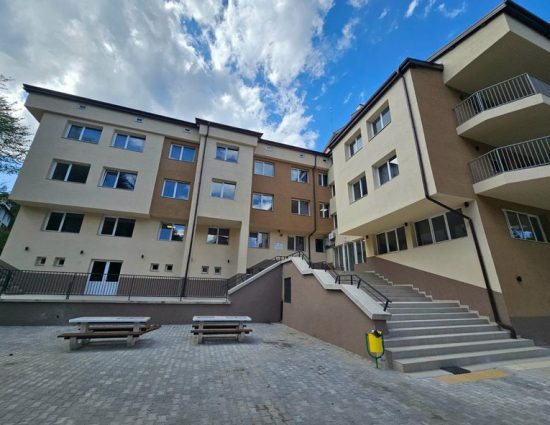Община Смолян обнови сградата, която ще приеме хората от Дома във Фатово