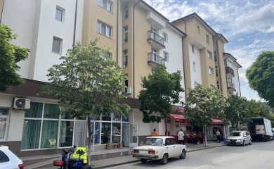 Община Неделино успешно санира жилищен Блок К-1