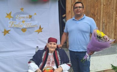 Кметът на Девин поздрави Баба Шинка от Чуреково за 100-годишния й юбилей
