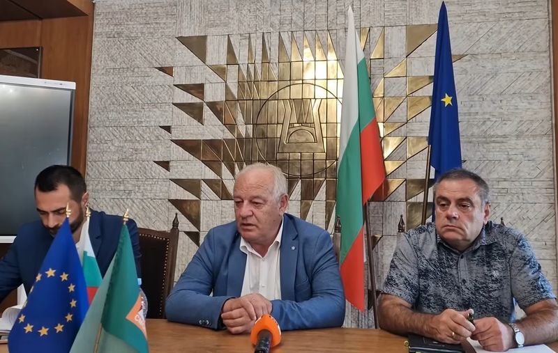 Мелемов: Община Смолян се опитва да съдейства, а не да влиза в конфронтация