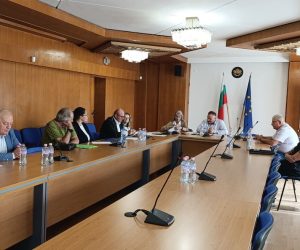 Областният управител проведе консултации за състава на РИК-Смолян