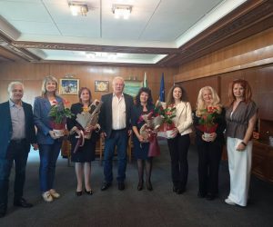 Кметът Мелемов изпрати с почест дългогодишни директорки на детски градини