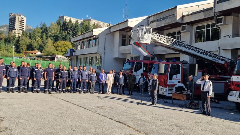 Пожарникарите в Смолян отбелязаха тържествено професионалния си празник