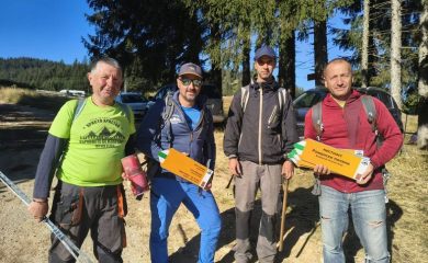 Поставиха нови туристически табели по маршрута от Устово до Рожен