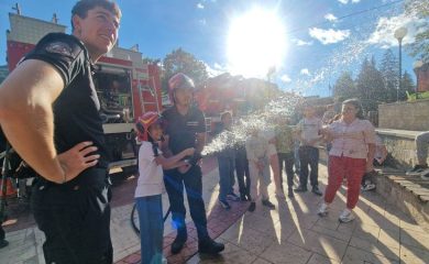 Пожарната в Смолян с атрактивна инициатива за радост на малчугани