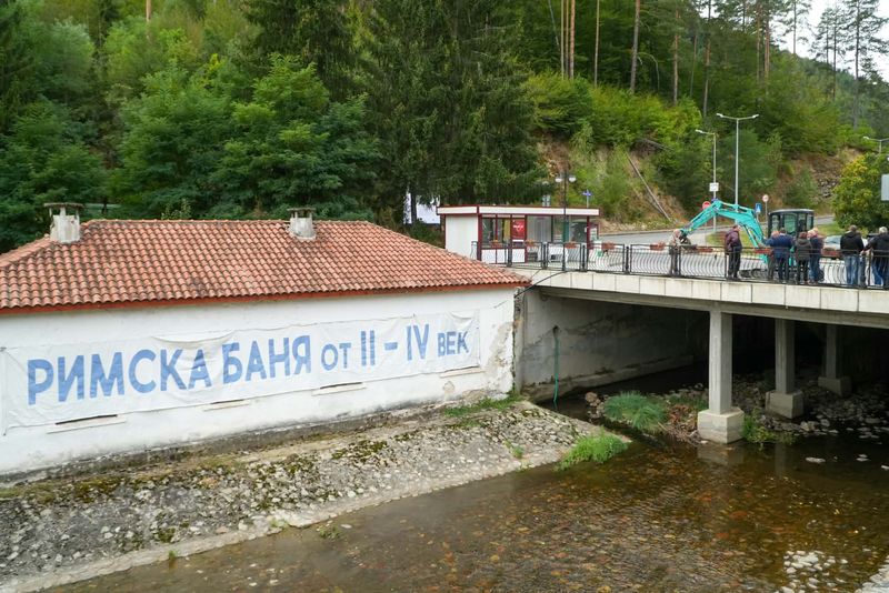 В Баните обновяват емблематичната Римска баня с близо 1 млн. евро